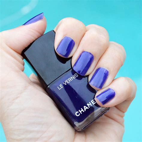 chanel violet nail polish